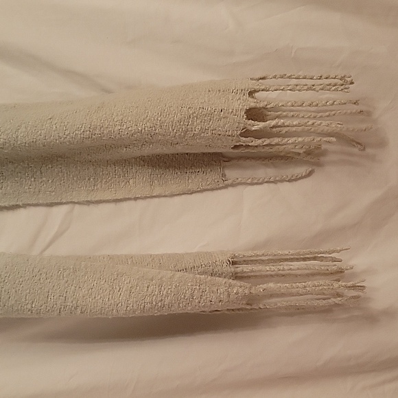 MERSEA FRINGE SCARF - Picture 2 of 3